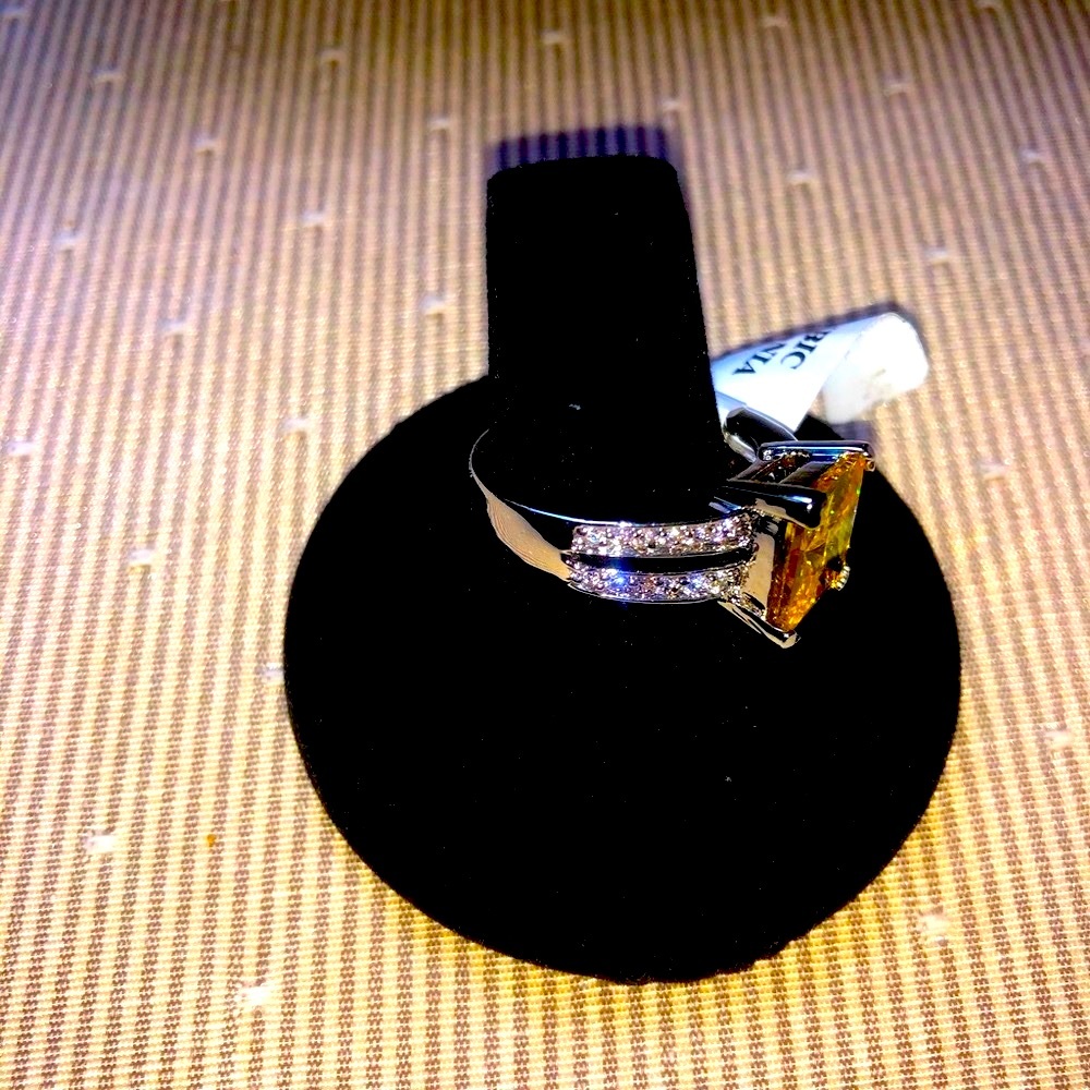 Costume jewelry by park lane. - Picture 2 of 2